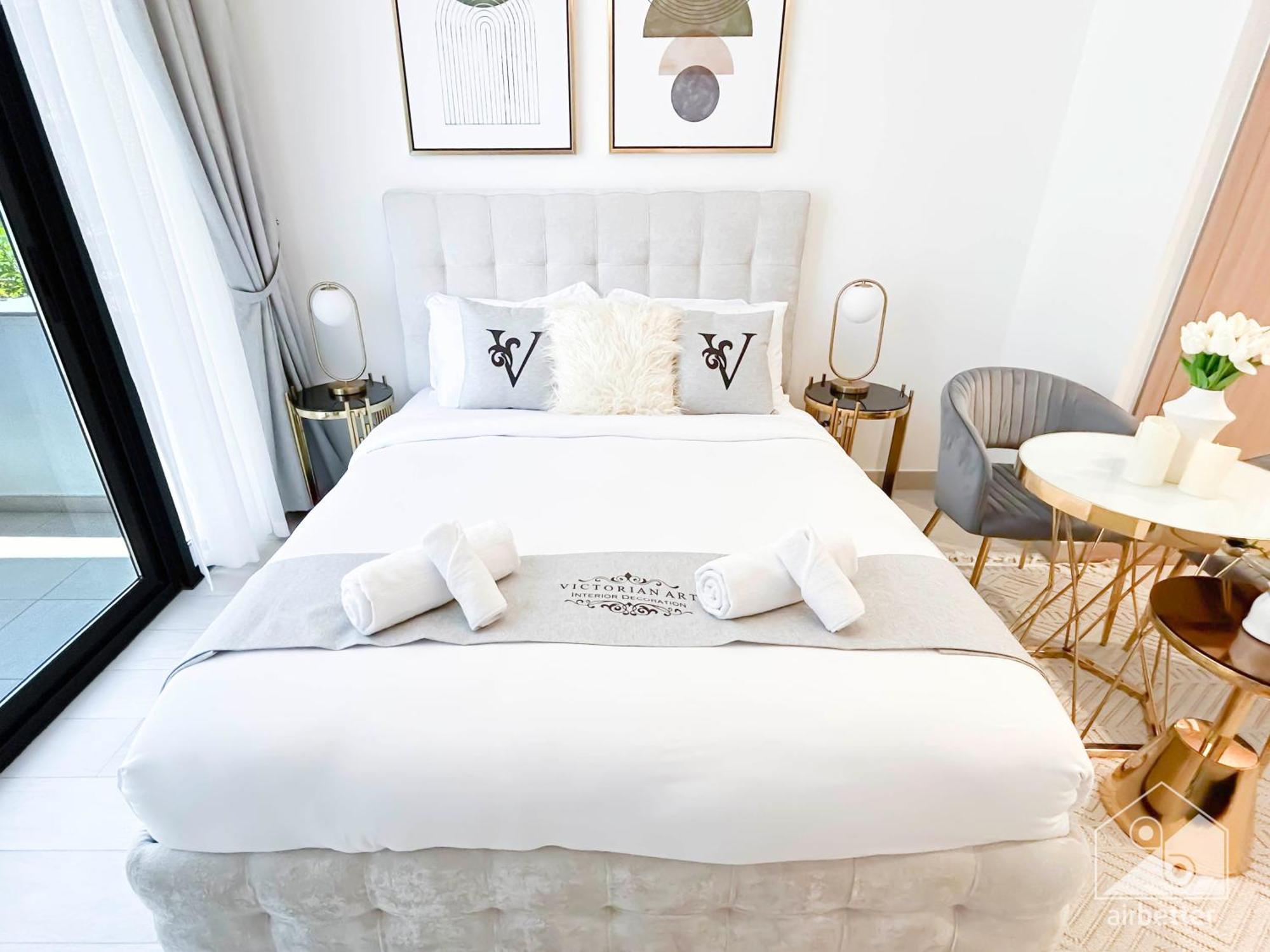 Charming Studio With Balcony In Azizi Riviera ดูไบ ภายนอก รูปภาพ