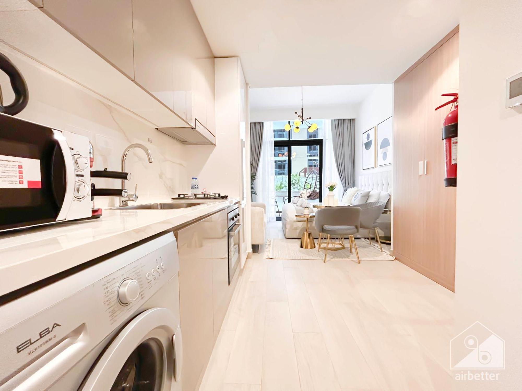 Charming Studio With Balcony In Azizi Riviera ดูไบ ภายนอก รูปภาพ